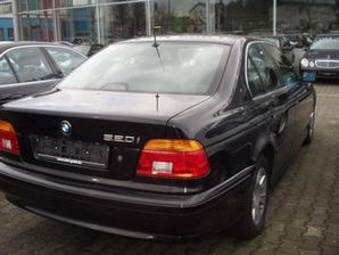 2002 BMW 520I