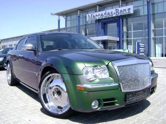 2005 Chrysler 300C Photos