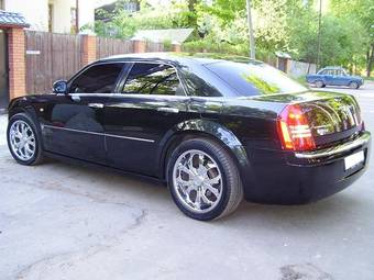 2007 Chrysler 300C Photos