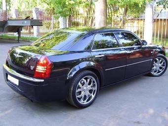 2007 Chrysler 300C Photos