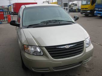 2005 Chrysler TOWN Country