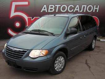 2005 Chrysler TOWN Country Pictures