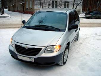 2002 Chrysler Voyager Pictures
