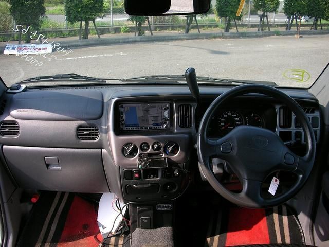 2002 Daihatsu ATRAI7