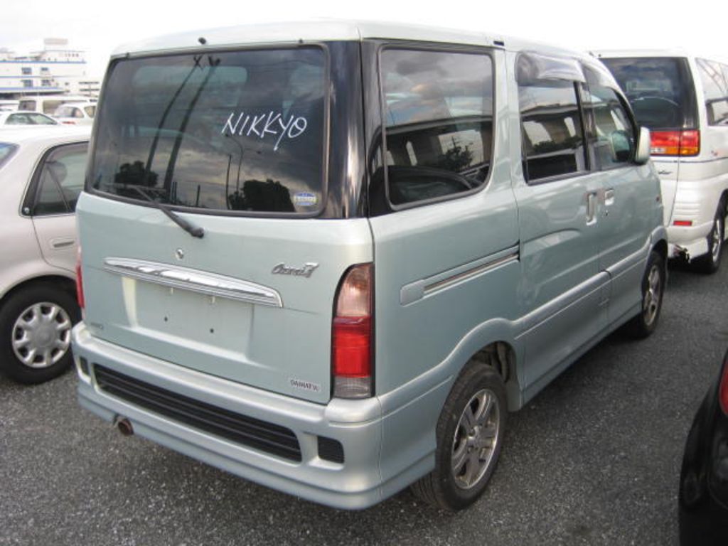 2004 Daihatsu ATRAI7