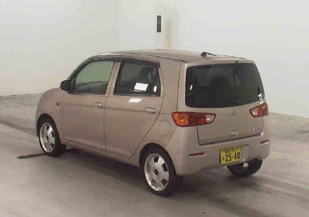 2002 Daihatsu Max