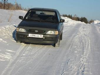 1993 Ford Escort Pictures