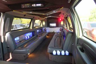 2004 Ford Excursion Pictures