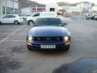 2009 Ford Mustang Images