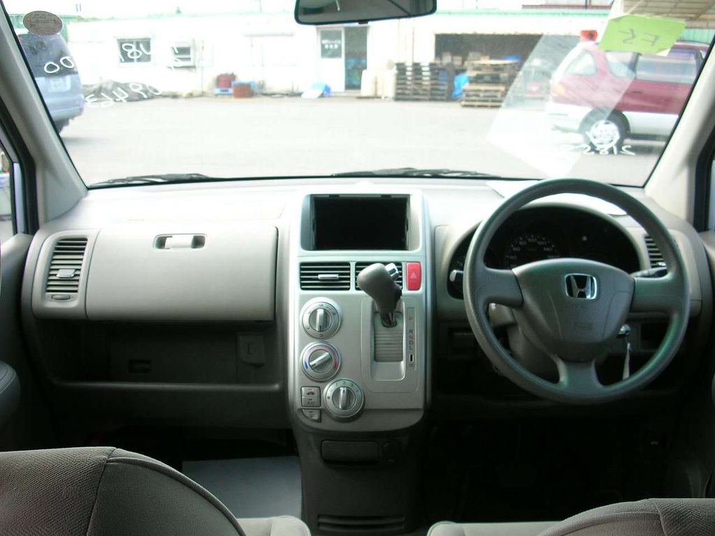 2004 Honda Mobilio