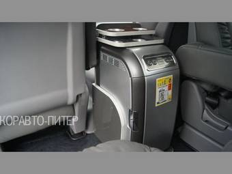 2011 Hyundai Grand Starex Images