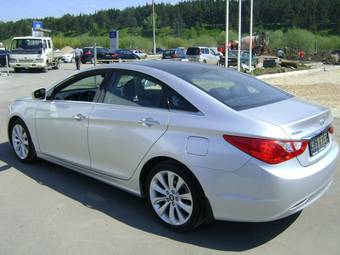 2010 Hyundai Sonata Images