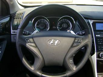 2010 Hyundai Sonata Photos