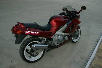 1999 Kawasaki ZZ-R400 Photos
