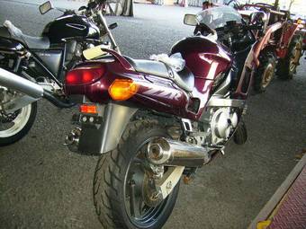 2003 Kawasaki ZZ-R400 Pictures
