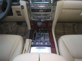 2009 Lexus LX470 Pictures