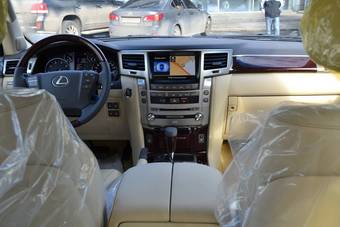 2012 Lexus LX570 Images