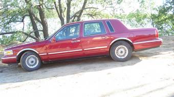 1995 Lincoln Town Car Pictures
