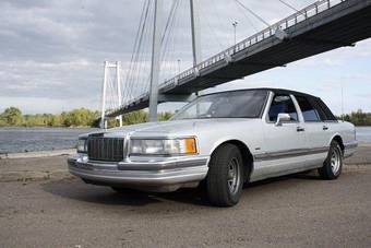 1995 Lincoln Town Car Pictures
