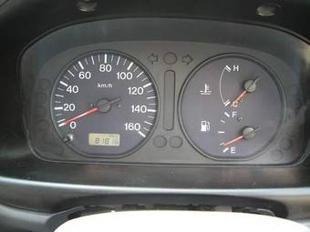 2005 Mazda Bongo Pics