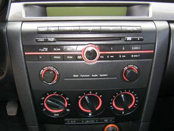 2004 Mazda MAZDA3 Pics