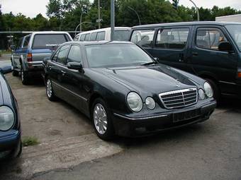 2000 Mercedes-Benz 2233