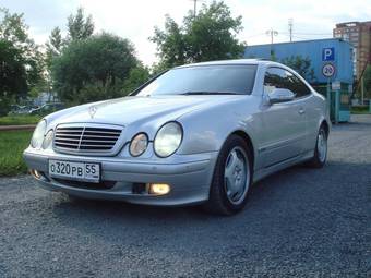 2000 Mercedes-Benz CLK-Class Pictures