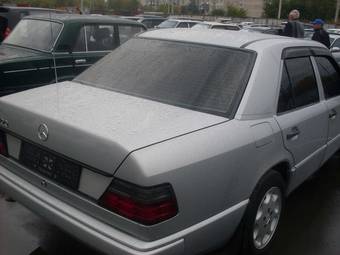 1986 Mercedes-Benz E-Class Pictures
