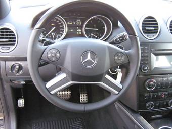 2011 Mercedes-Benz GL-Class Images