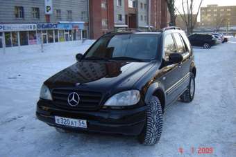 2001 Mercedes-Benz M-Class Pictures