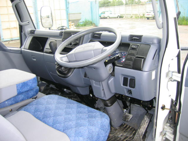 2002 Mitsubishi Fuso Canter Pictures