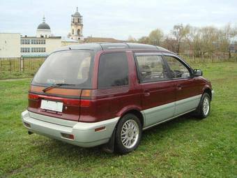 1993 Mitsubishi Chariot Pictures