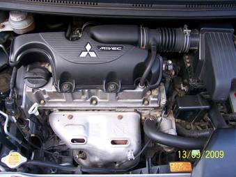2002 Mitsubishi Colt Pics