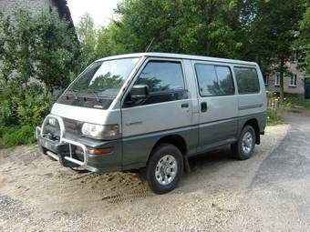 1996 Mitsubishi L300 Pictures
