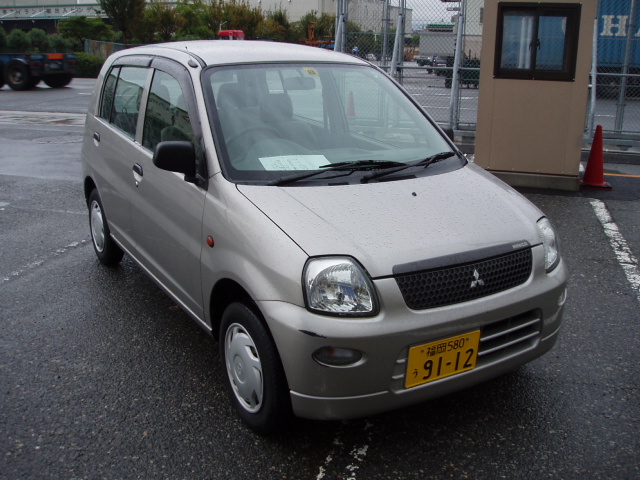 2001 Mitsubishi Minica Pictures