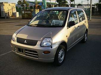 2003 Mitsubishi Minica