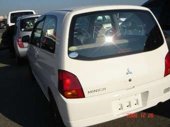 2005 Mitsubishi Minica Pictures