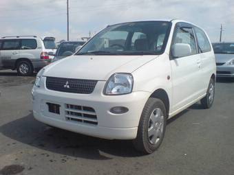 2005 Mitsubishi Minica Photos