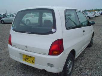 2005 Mitsubishi Minica Pictures