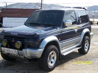 1994 Mitsubishi Pajero Pictures