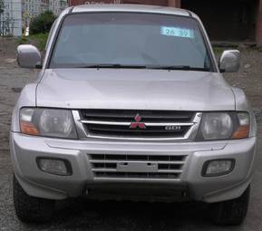 2000 Mitsubishi Pajero Images