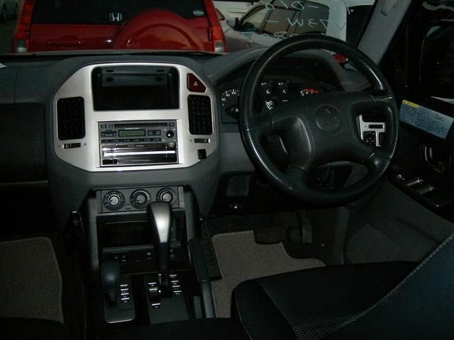 2006 Mitsubishi Pajero
