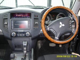 2006 Mitsubishi Pajero Pics