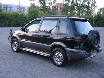 1994 Mitsubishi RVR Pictures