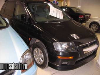1999 Mitsubishi RVR Photos
