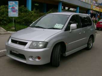 2002 Mitsubishi RVR Pics