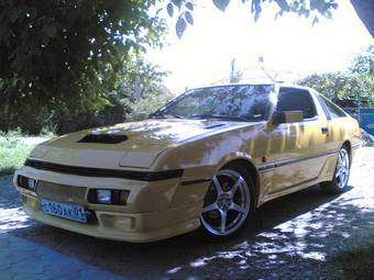 1990 Mitsubishi Starion Pictures