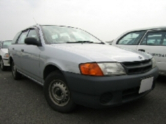 2000 Nissan AD Van