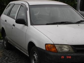 2000 Nissan AD Van Pictures