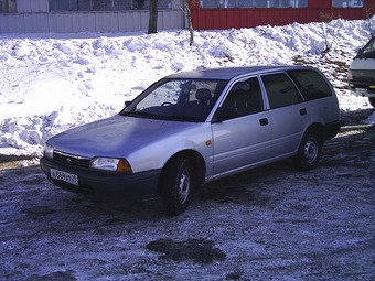 1996 Nissan Avenir